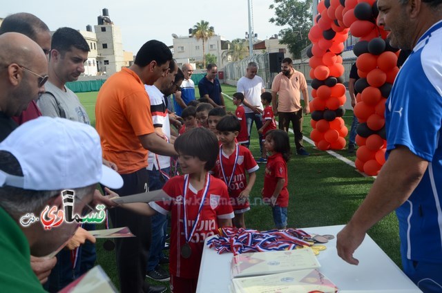 كفرقاسم – فيديو: قسم الشبيبة في نادي الوحدة يحتفل بانتهاء الموسك الرياضي في اجواء كرنفالية 